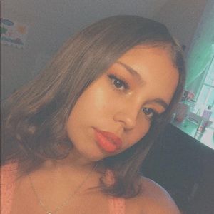 Meet your Posher, Elva